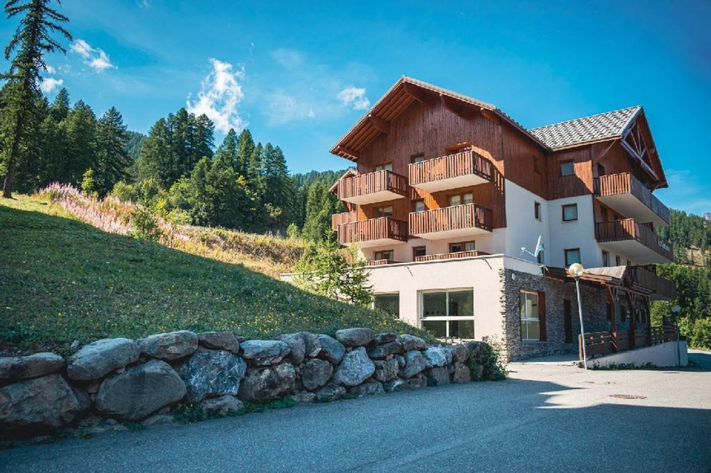 Aparthotel Les Gentianes By Actisource Puy-Saint-Vincent Exterior foto