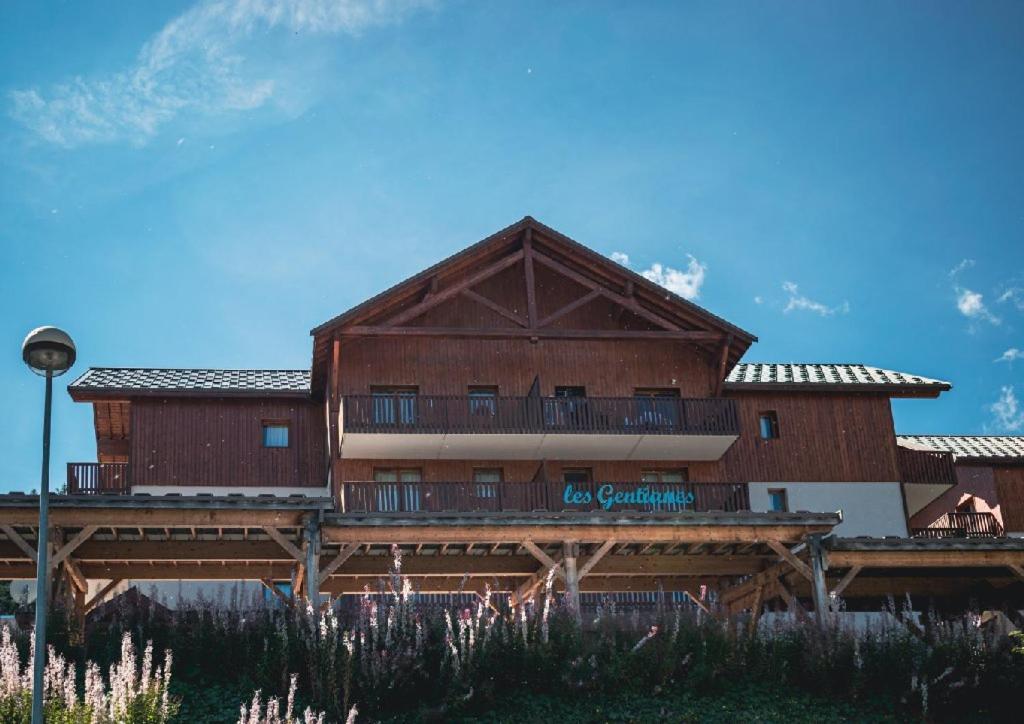 Aparthotel Les Gentianes By Actisource Puy-Saint-Vincent Exterior foto
